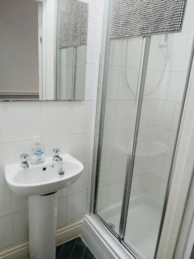parklane guest house Cardiff