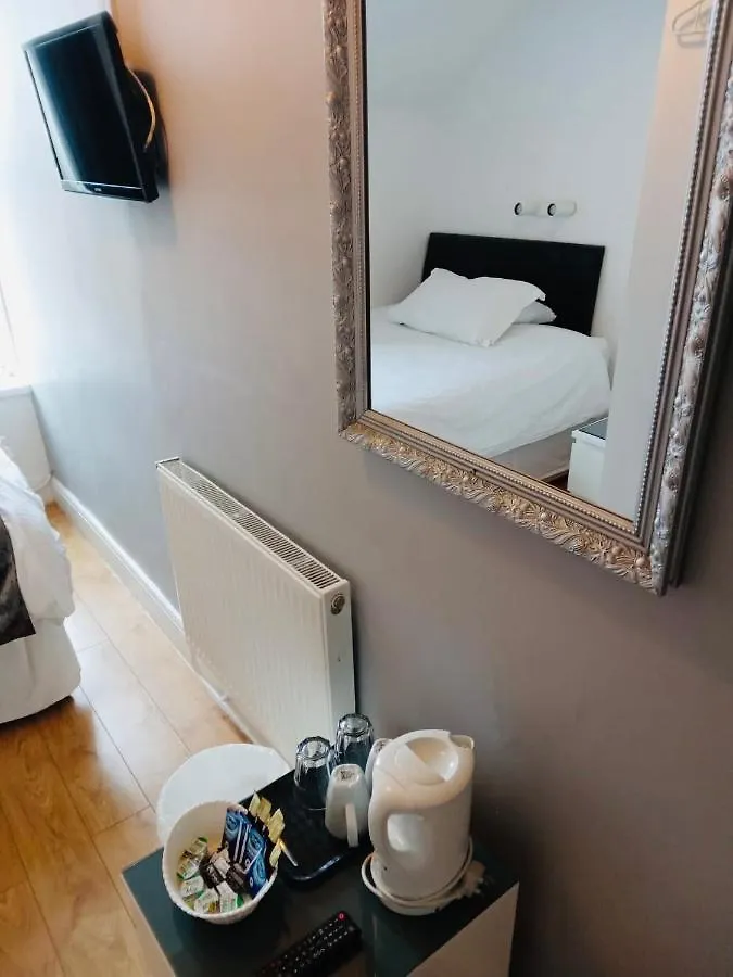 parklane guest house Cardiff