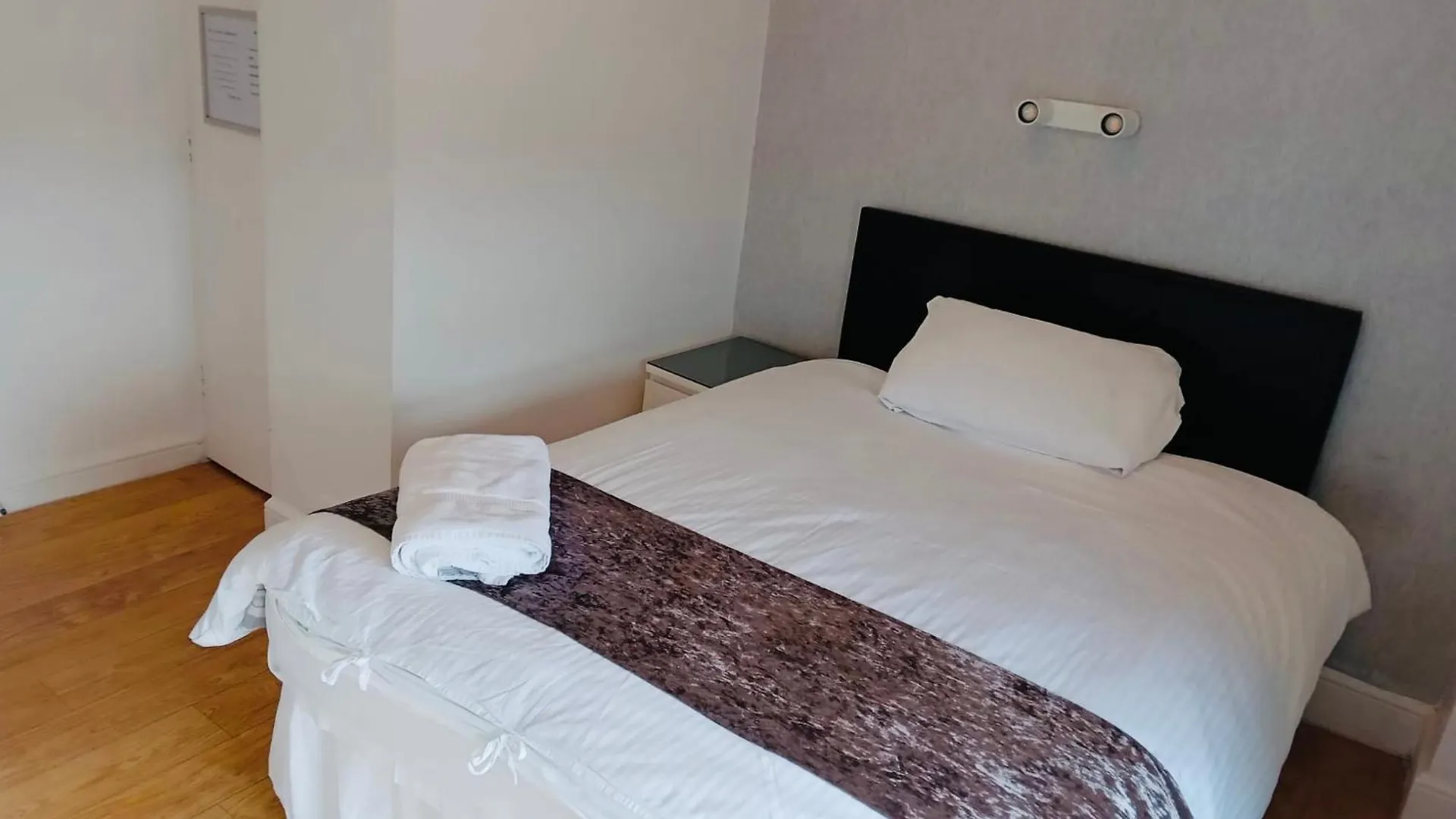 parklane guest house Cardiff