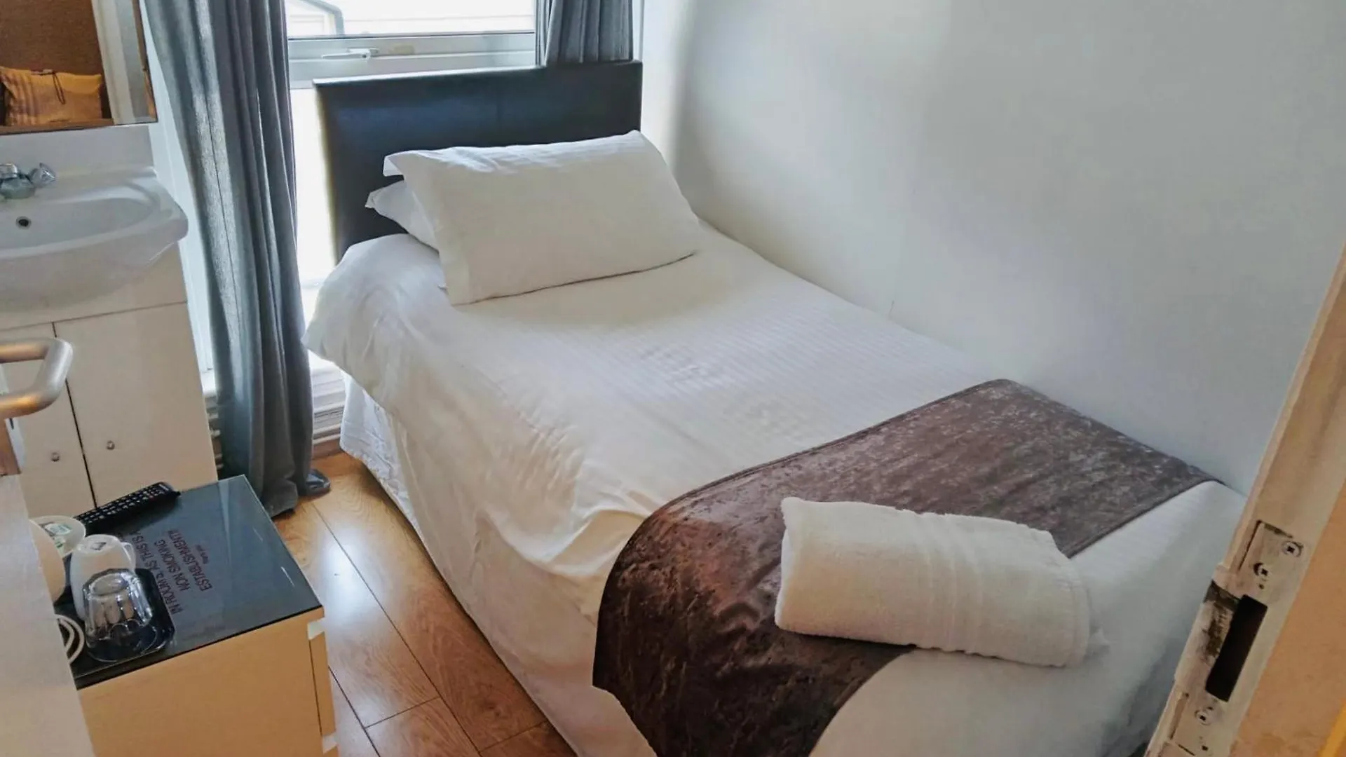 parklane guest house Cardiff