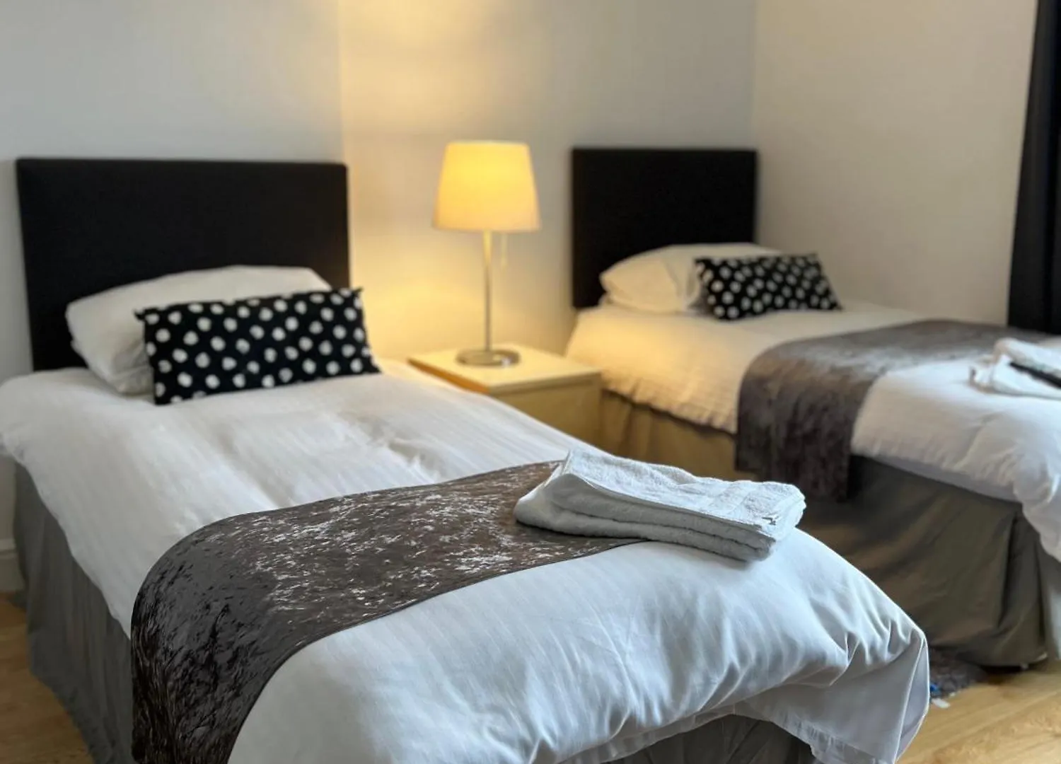 parklane guest house Cardiff